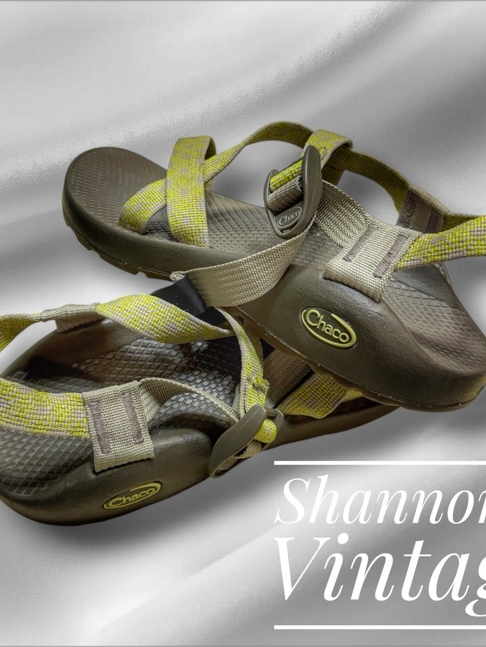 Chaco Z/Cloud 2 Women’s sz 9 Toe Loop Sandals